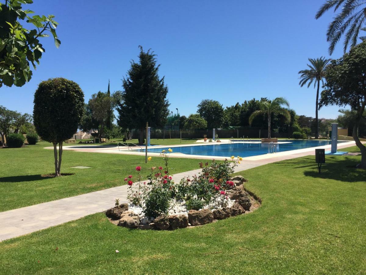 Apartamento Cerca De La Playa Y Campo De Golf Con Piscina Torremolinos Exterior photo