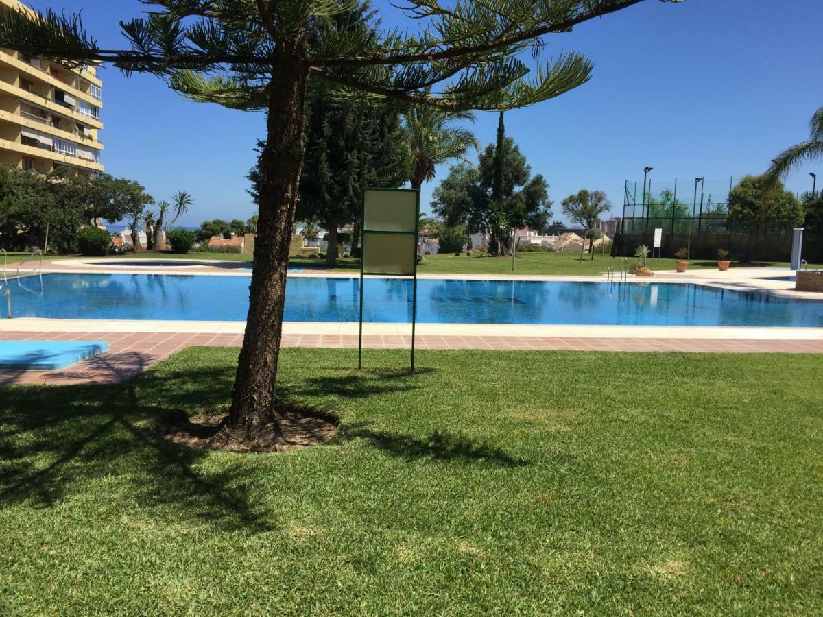 Apartamento Cerca De La Playa Y Campo De Golf Con Piscina Torremolinos Exterior photo